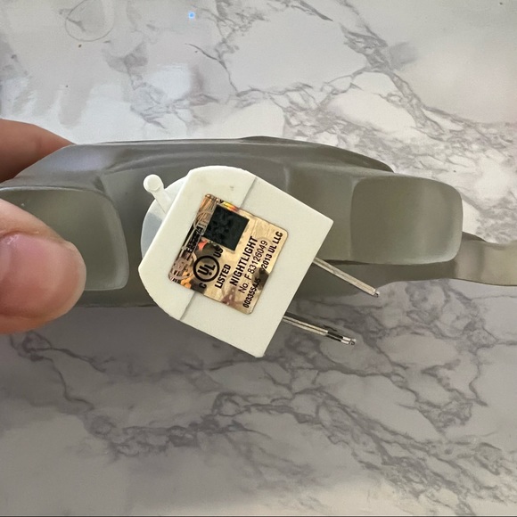 Like new pottery barn nightlight - Picture 5 of 5